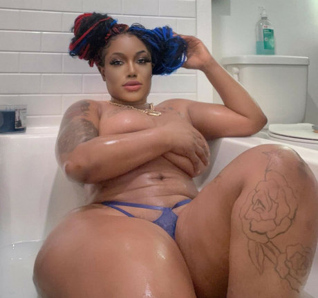 Didi Love star nudes galleries