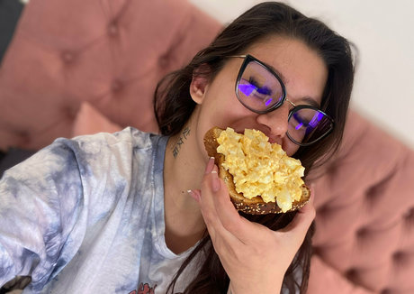 hinnatadelucca sexy actress picture