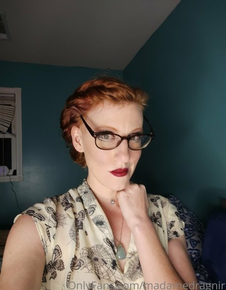 madamedragnir model free photos