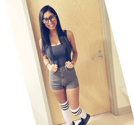 Sasha Kalra sexy pornstar picture