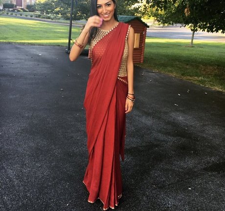 Sasha Kalra beautiful star photos