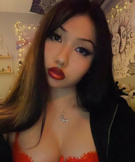 MoonBaby ASMR star nudes picture