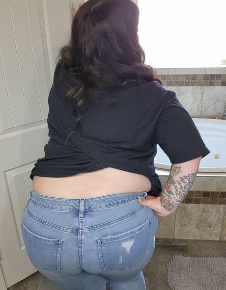 Jennasparrow art model pictures