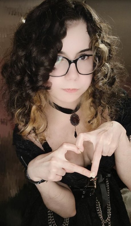 RiriMiaou erotic actress galleries