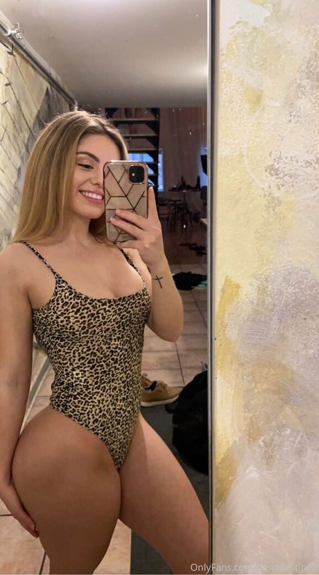 tianadestinee hot model galleries