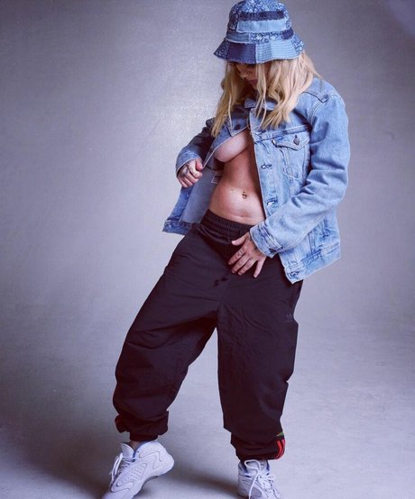 therealroyalskye exclusive star pics