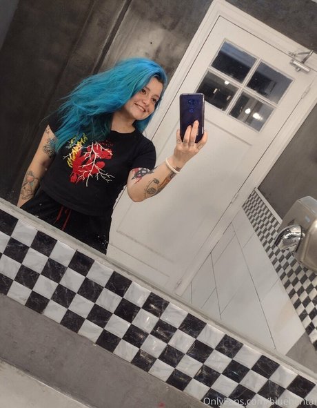 geekgirl420 pornstar nude photos