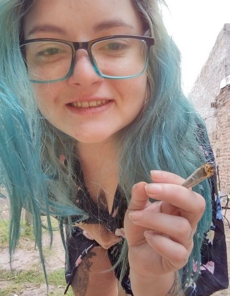 geekgirl420 naked actress img