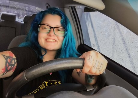 geekgirl420 model naked photos