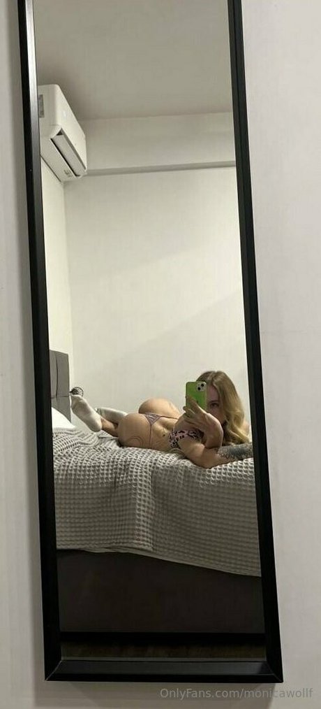 monicawollf star beautiful photo