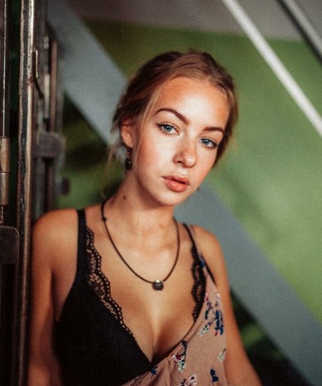 hedwigtr pornstar free photos