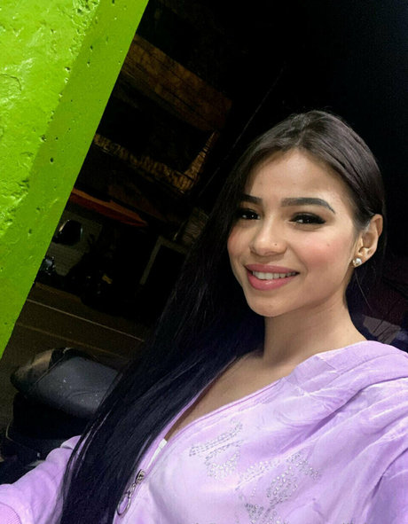 iamcamillalopez beautiful model image