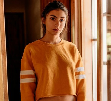 Manuela Velez erotic model picture