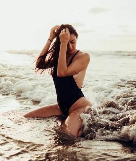 Manuela Velez free pornstar photos