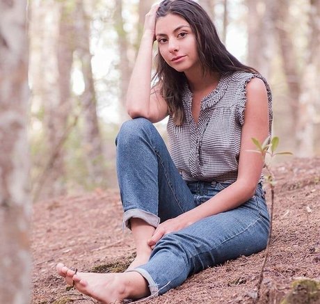 Manuela Velez star perfect photo