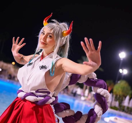 Glory Lamothe hd model pics