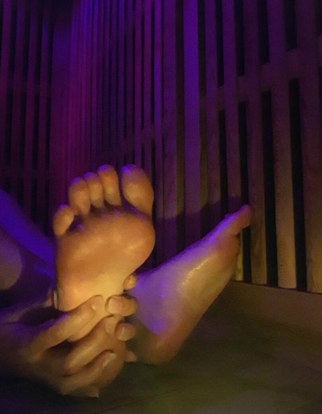 babylunafoot1 hot model picture