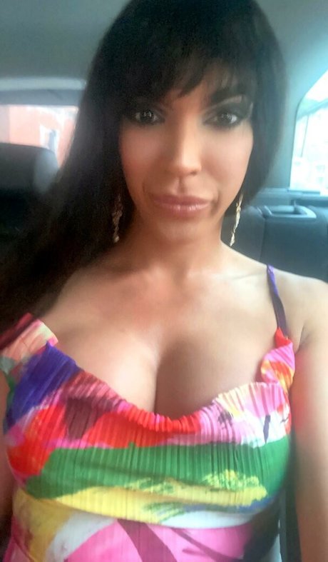 Jazmin Jagger sexy actress img