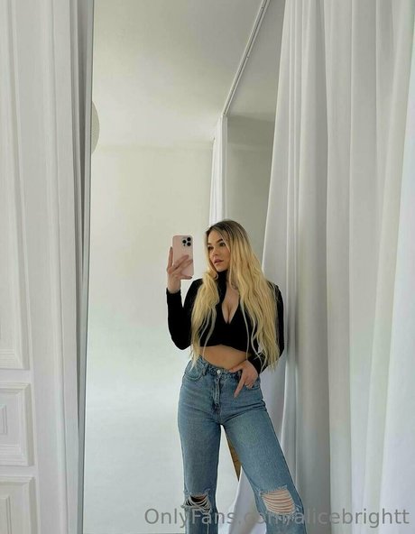 april007free actress images