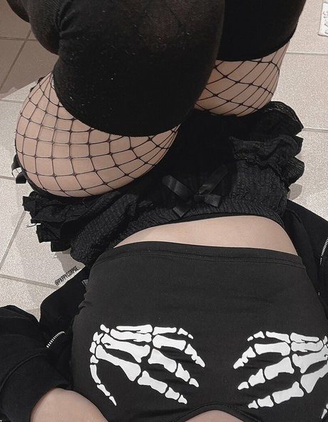 pxppycorpse star nude photo