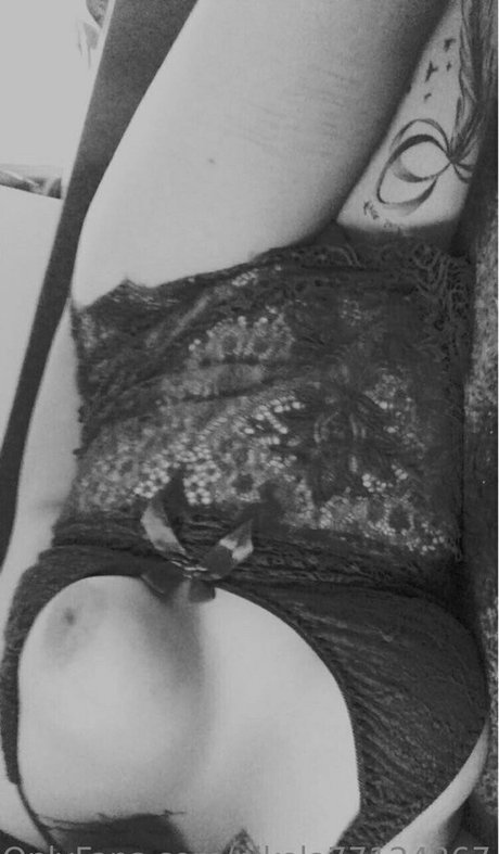 nikola77124367 beautiful model photo