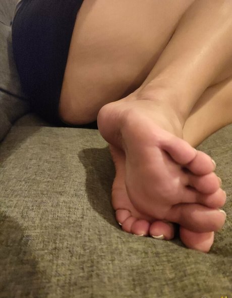 antonella 00 sexy model pic