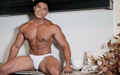 jen k exclusive star photo