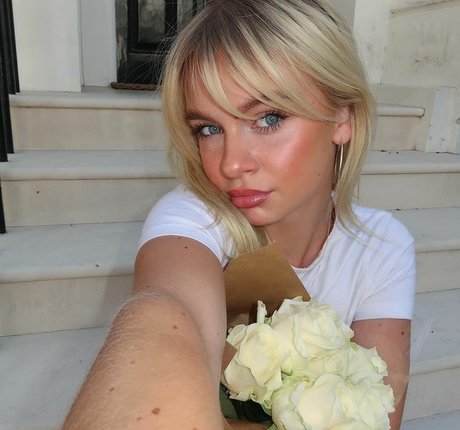 Lilymaexo adult model img