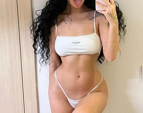 Sofigonewild model porn picture