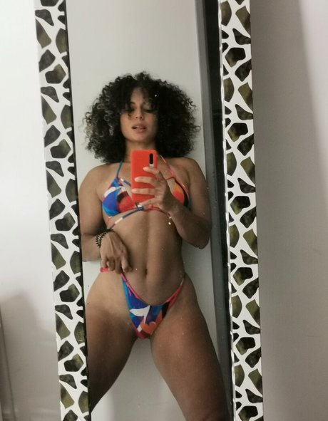 Soft Peach Yoga xxx model gallery