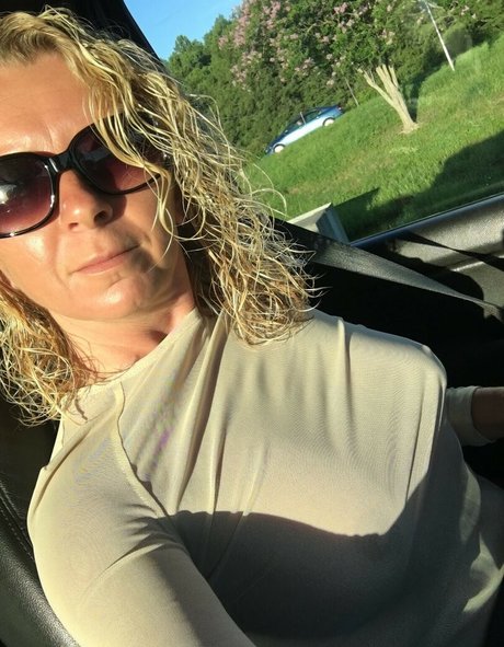 Naughty Jeanette pornographic model pic