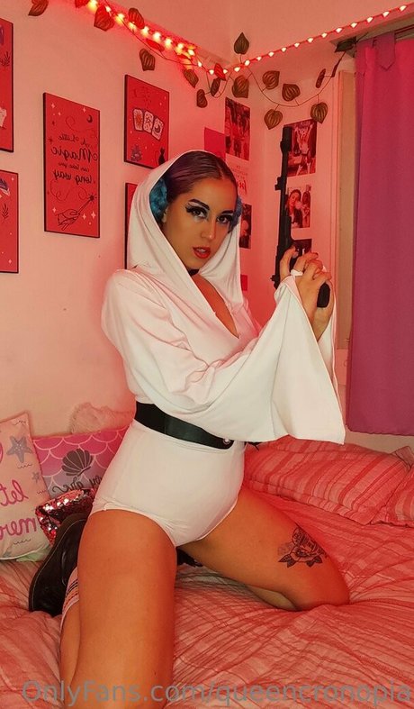 queencronopia nudes actress gallery