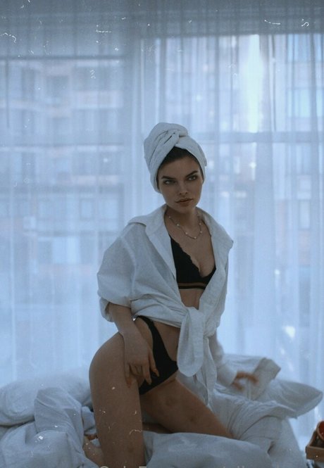 alicecharm art model pics