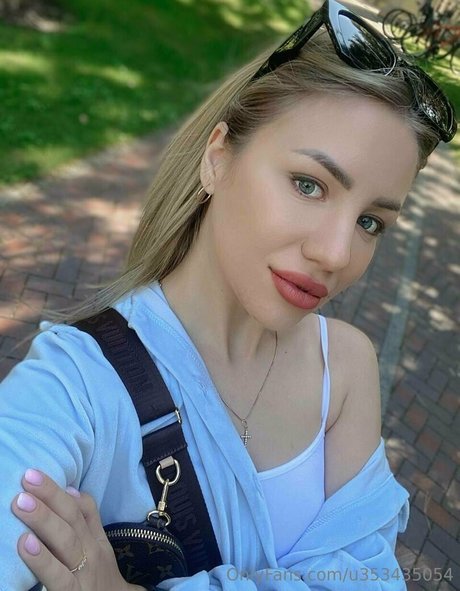 kate kk22 model nude pic