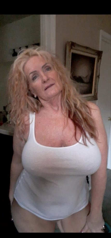 Wildwillie93 sexy actress picture