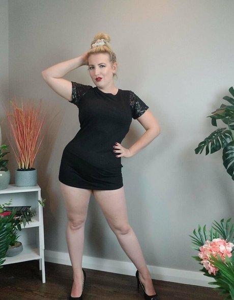 electralashes model nudes photos