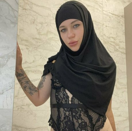 ioanna si profile pic