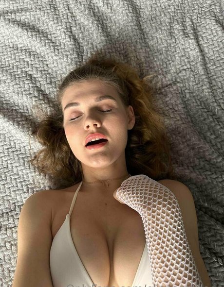 elisenextdoor star hot gallery