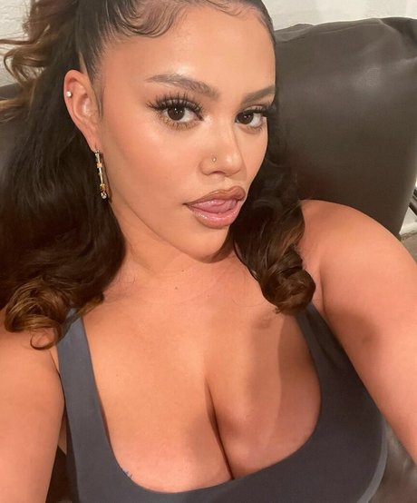 Onlygramztv star high quality photos