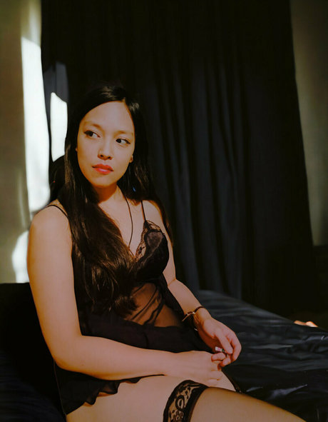 lolaxoficial star adult galleries