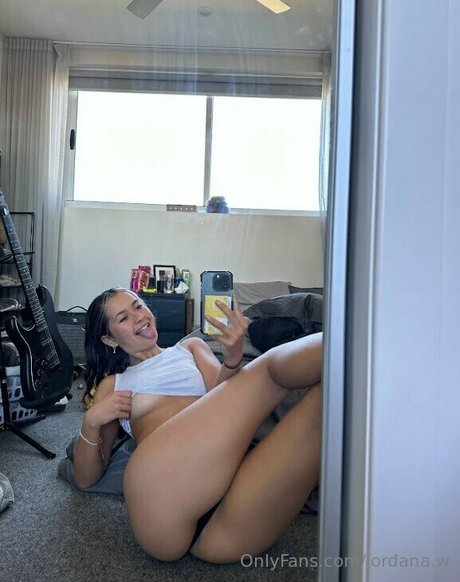 Jordana w pornstar nudes photo