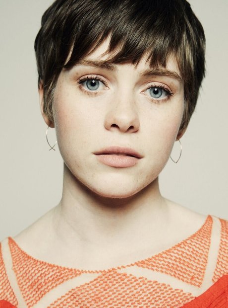 Sophia Lillis adult model image
