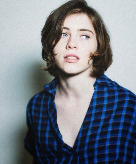 Sophia Lillis pornstar sexy pictures