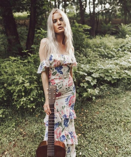 Zandi Holup nice pornstar picture