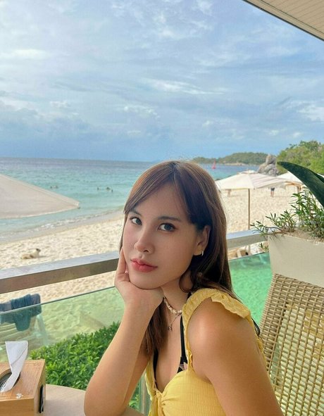 sindymiyabii hot pornstar photo