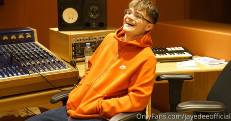 jayedeeofficial model naked pic