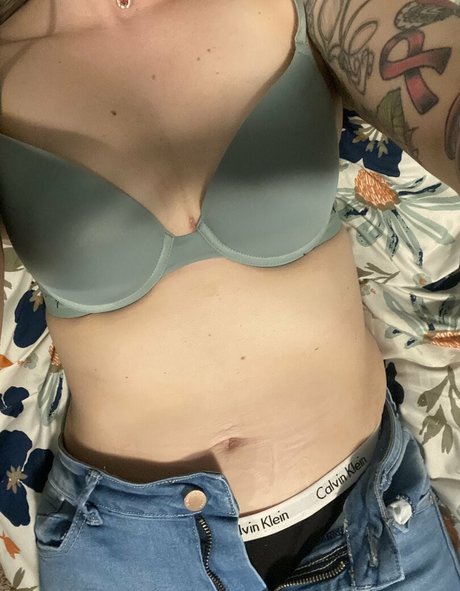 prettypetty1 art star img