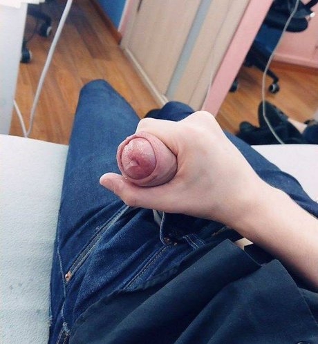 Petitecharlize model image