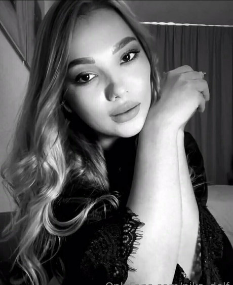 leila hottie adult model photos