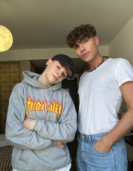 luistwinkyy art pornstar photos